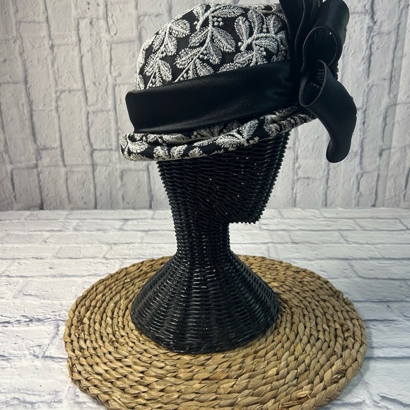 Vintage Ms. Hi’s Classic Black and Light Gray Burnout Pattern & Large Silk Bow. - Picture 5 of 8